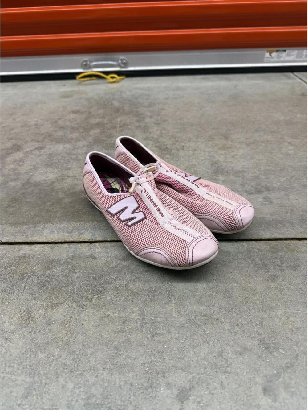 merrell arabesque pink slip on slim shoes size 8.5 WOMENS